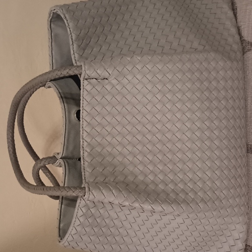 Woven Tote - Picture 2 of 8